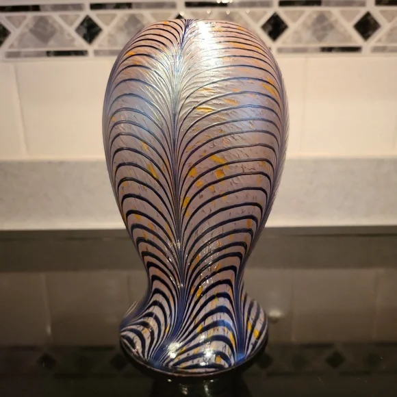 Hand Blown Feather Pull Art Glass Vase 7.25"
